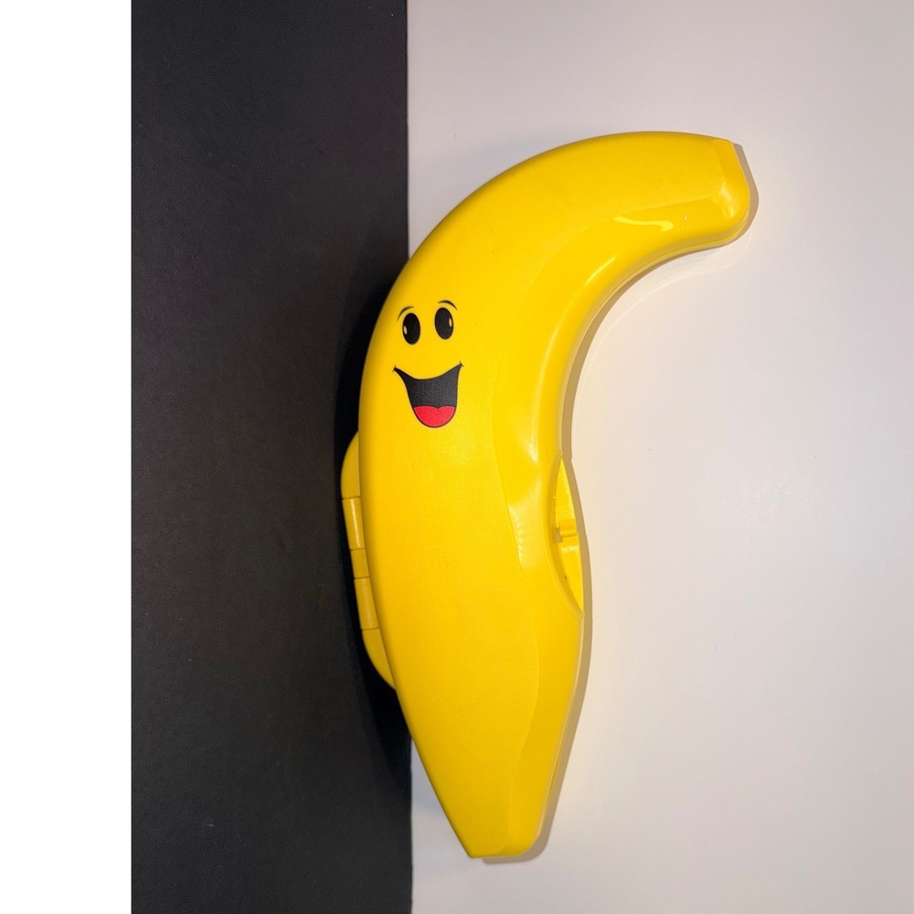 Tupperware Yellow Smiley Face Banana Protector Case Hard Plastic Travel Storage